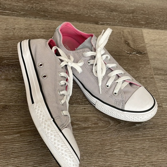 Women’s converse shoes - Picture 3 of 10